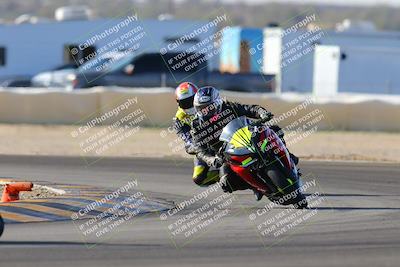 media/Dec-18-2022-SoCal Trackdays (Sun) [[8099a50955]]/Turn 2 (950am)/